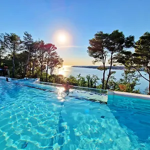 Vakantiepark Punto Blu Valamar Village, Tar-Vabriga